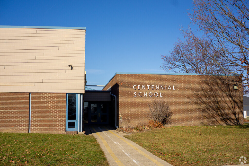 Centennial Elementary School provides education in
Lasalle County.