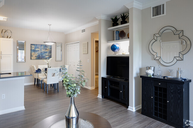 2BR, 1BA - 903SF