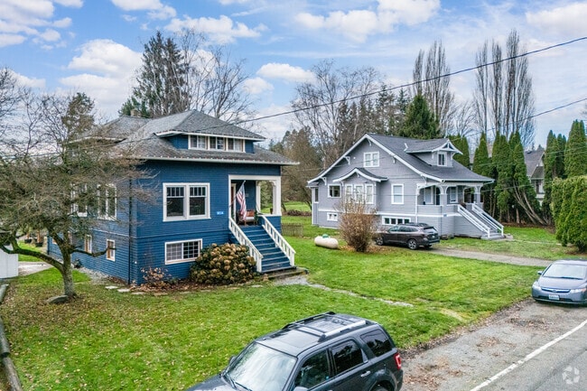 You can find meticulously crafted cottages and Craftsman homes in Conway.