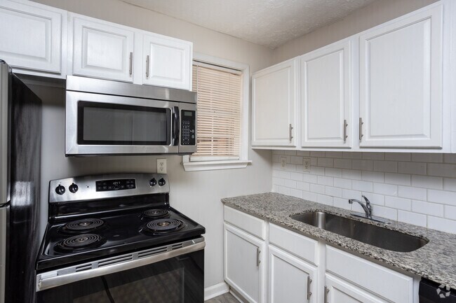 1BR, 1BA - 600SF - Kitchen