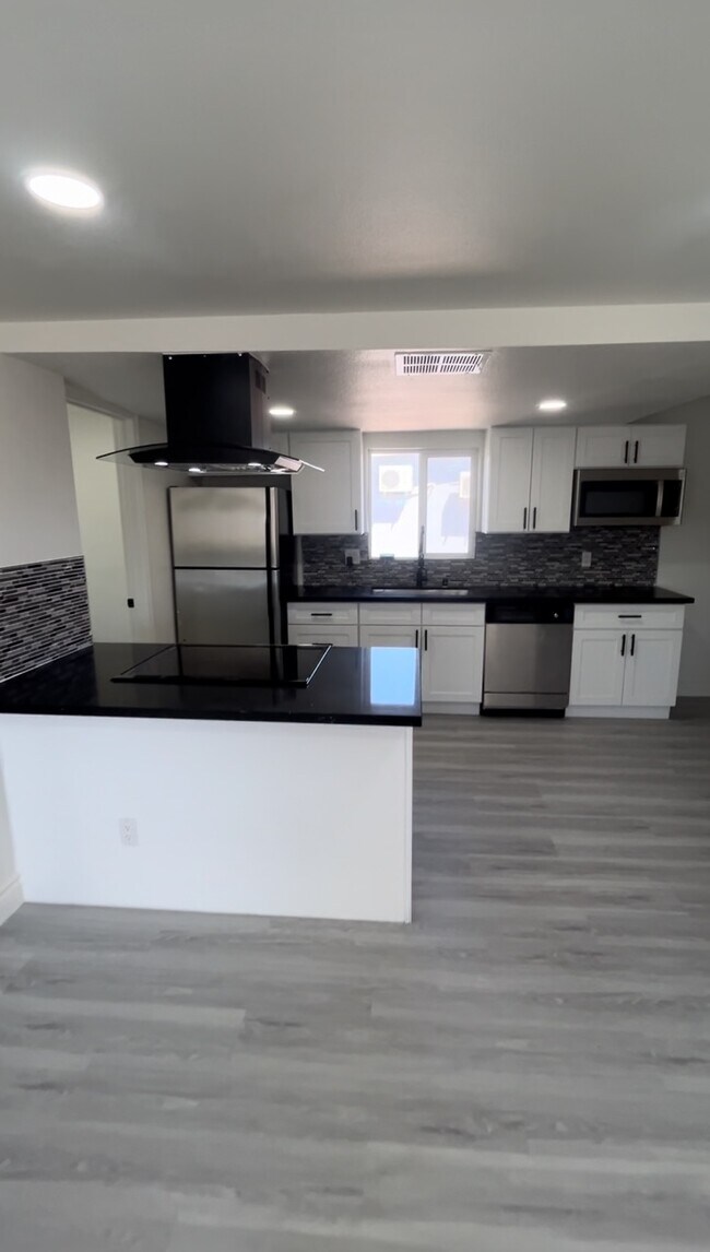 210 W Monroe Ave Unit 210 W Monroe, Las Vegas, NV 89106