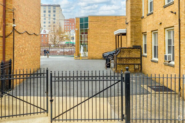 Holy Redeemer School teaches studetns grades K-8.