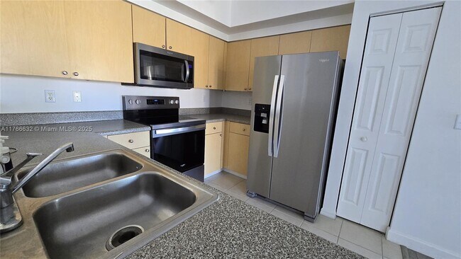 2200 E Preserve Way, Miramar, FL 33025 - photo 7