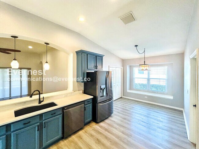 6741 Boulder Run Loop, Wesley Chapel, FL 33545 - photo 4