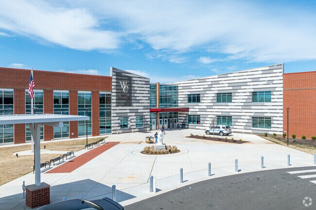 West Charlotte High School is one of several local high schools near Oakdale North.