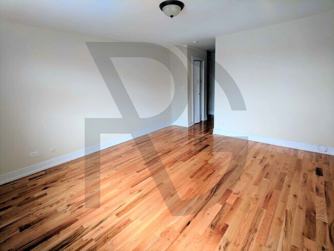 563 W Arlington Place unit 555-504, Chicago, IL 60614 - photo 3