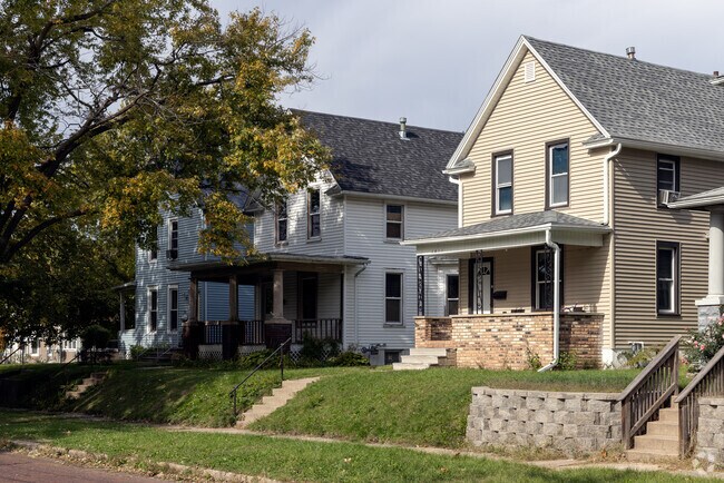 Stephens Park boasts a vast array of large homes, perfect for growing families.