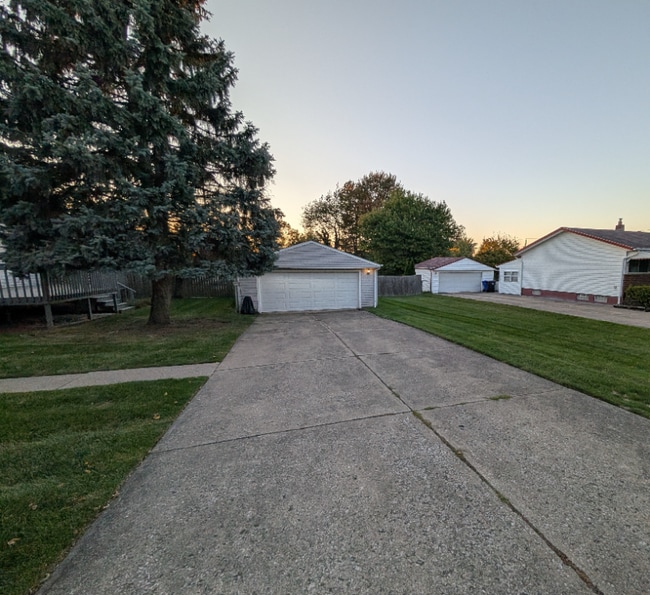 17 Sheldon Rd, Brook Park, OH 44142 - photo 5