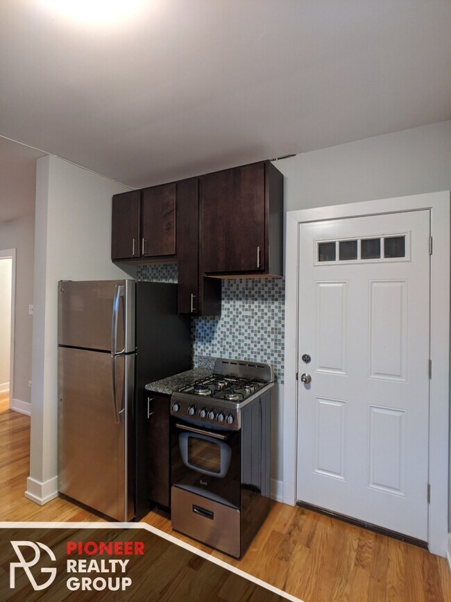 908 W George St unit 1, Chicago, IL 60657 - photo 3