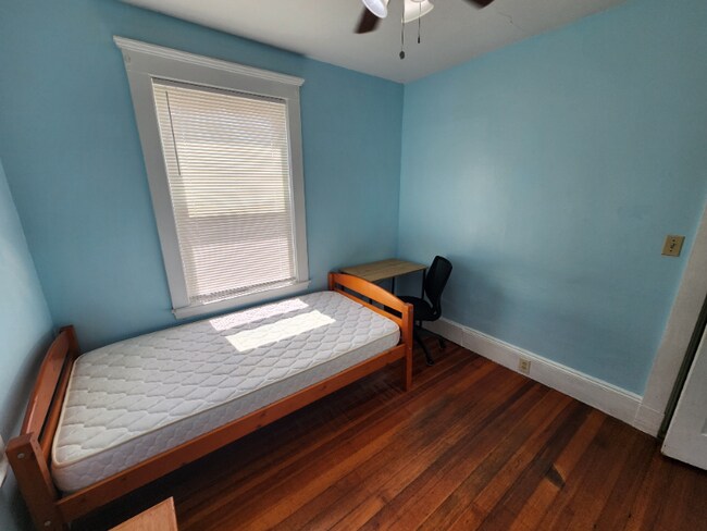 44 Woodbine St unit 1, Quincy, MA 02170 - photo 5