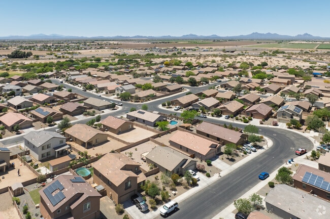 Residents enjoy San Lucas’s peaceful, quiet streets.