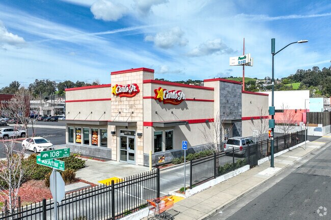 Foothill Square has some casual restaurants for a quick meal, including Carl's Jr.