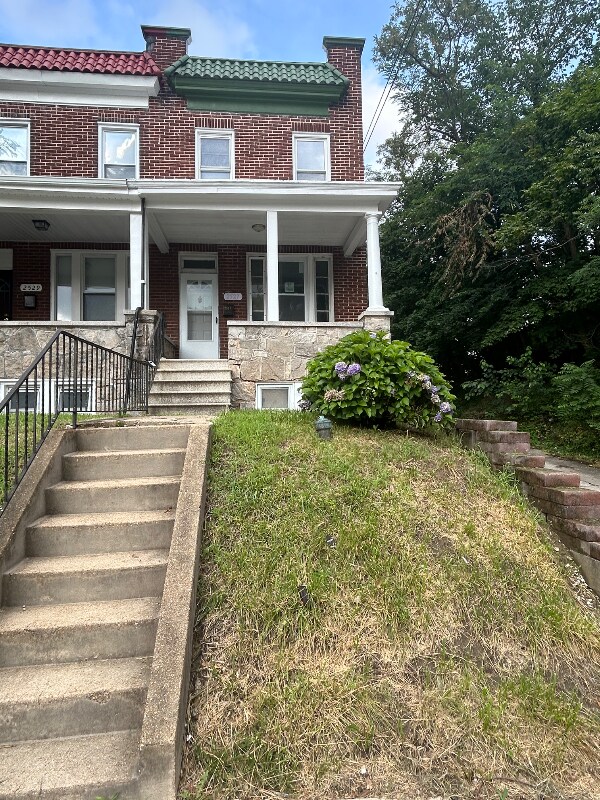 2527 Denison St, Baltimore, MD 21216