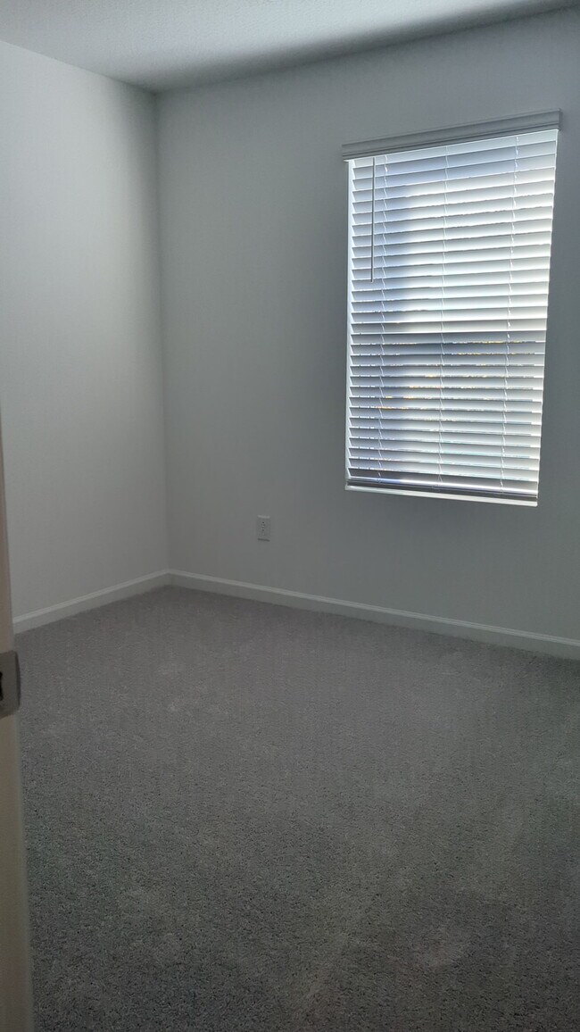 550 Holly Lakes Dr, Orange Park, FL 32073 - photo 4