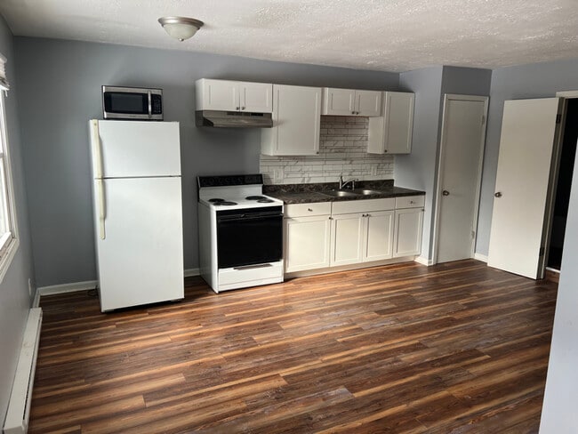 12648 Sharon Lynn Dr unit 4-12652, Salem, OH 44460 - photo 3