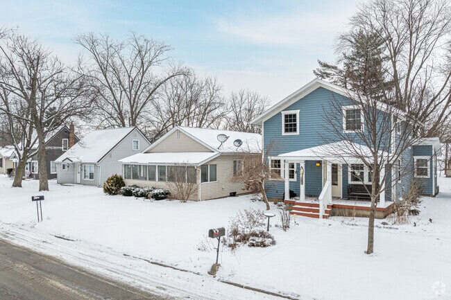 Rieth Park has a variety of two-story and single-story homes.