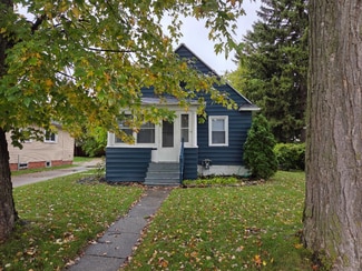 1917 Court St, Saginaw, MI 48602
