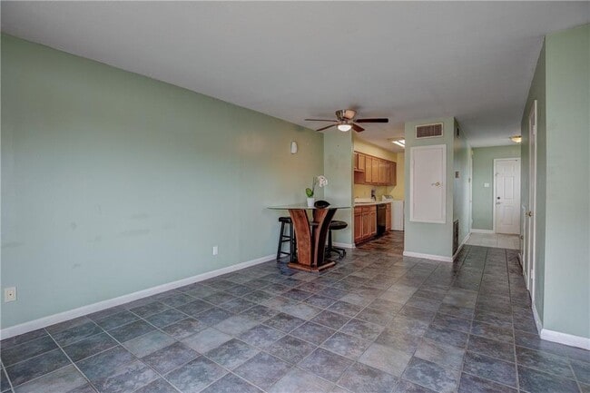 2117 Giuffrias Ave, Metairie, LA 70001 - photo 4