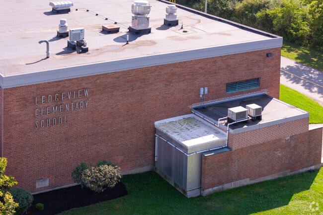 Ledgeview Elementary School in Clarence has an A+ rating for teachers on Niche.