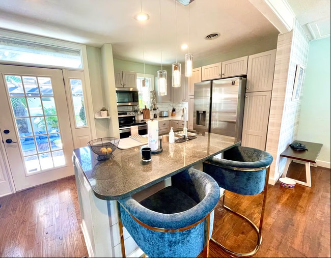 3319 W Paul Ave, Tampa, FL 33611 - photo 2