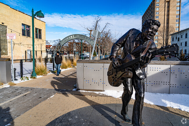 There are excellent walking paths through the University City, MO neighborhood.