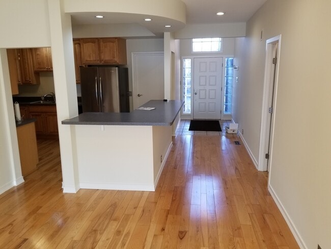 Kitchen with entrance hall door