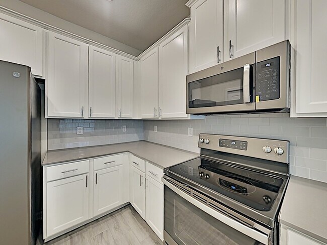 9372 Tecumseh Dr, Orlando, FL 32825 - photo 6