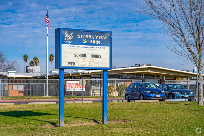 Sierra View Elementary School sign welcomes students to come and learn.