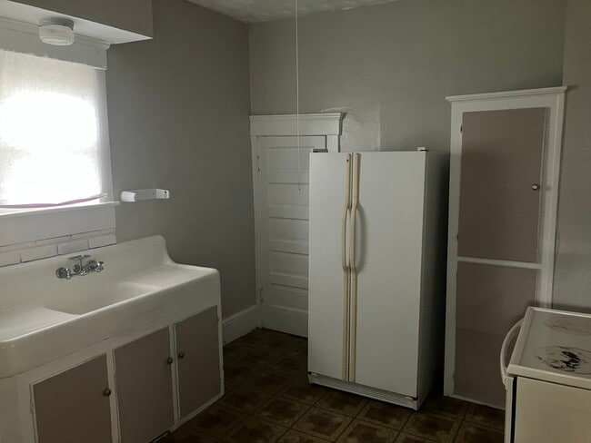 1022 23rd St NW, Canton, OH 44709 - photo 6