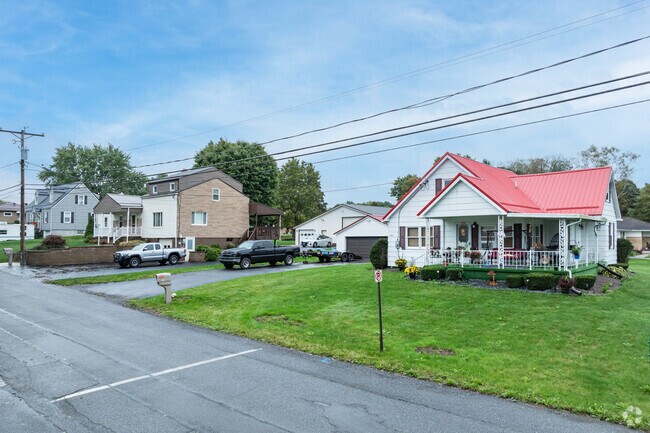 East Taylor takes up a total of 9.1 square miles.