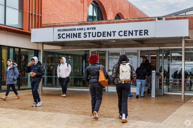 Syracuse University students attend school near Park Ave, three miles away.