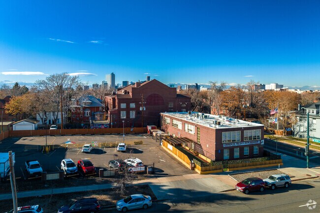 L'École de Denver is a private pre-K and middle school in City Park West, Denver.