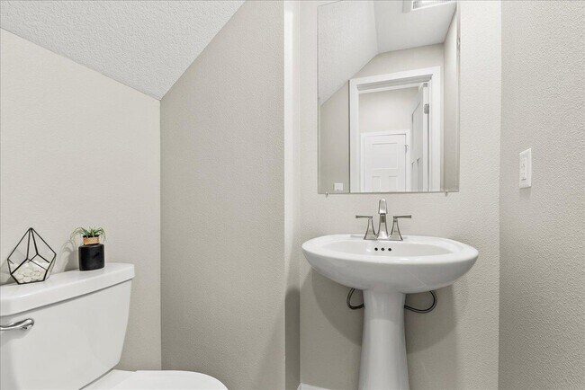 715 Spruce Needle Ln, Cedar Falls, IA 50613 - photo 6