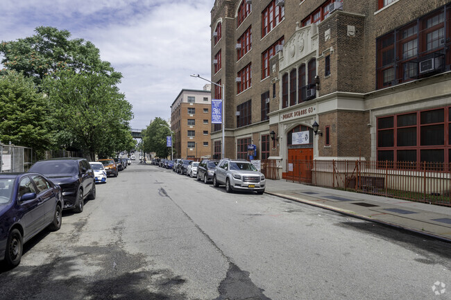 Woodstock: PS 10 has 624 students in grades PK, K-12