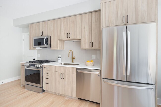 2457 W Logan Blvd unit 1, Chicago, IL 60647 - photo 3