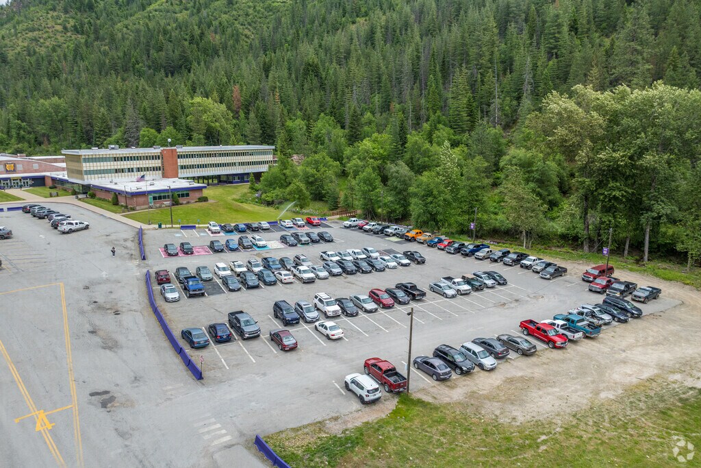 Kellogg High features a small parking lot for its students out front.