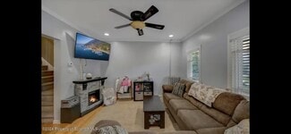 1727 Monroe Ave, Dunmore, PA 18509