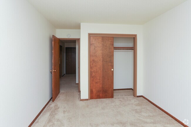 Bison Arms Apartments, Fargo, ND 58102 - photo 6