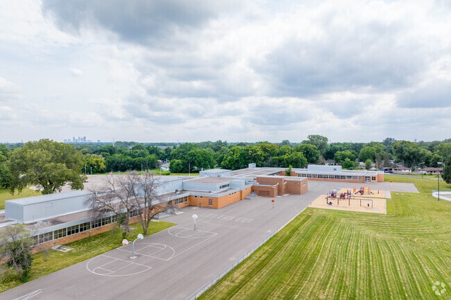 Northport Elementary helps 68% economically disadvantaged students achieve their potential.