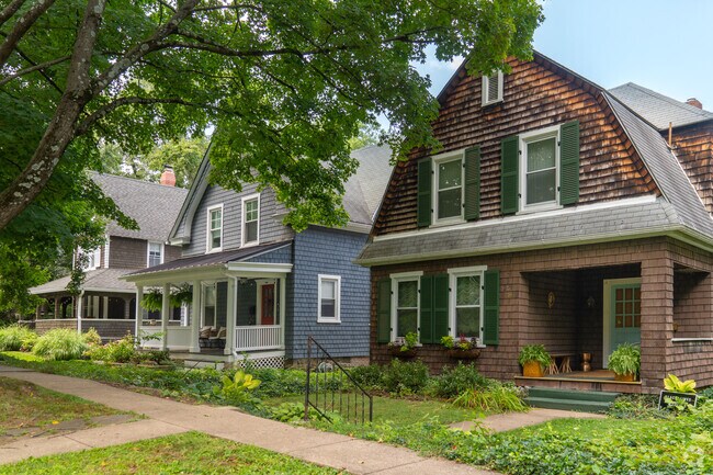 Homes in Wyndhurst have a wide variety of style.