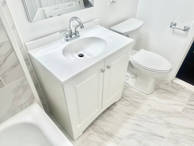 69 Tremont Ave unit 2, Bridgeport, CT 06606 - photo 6