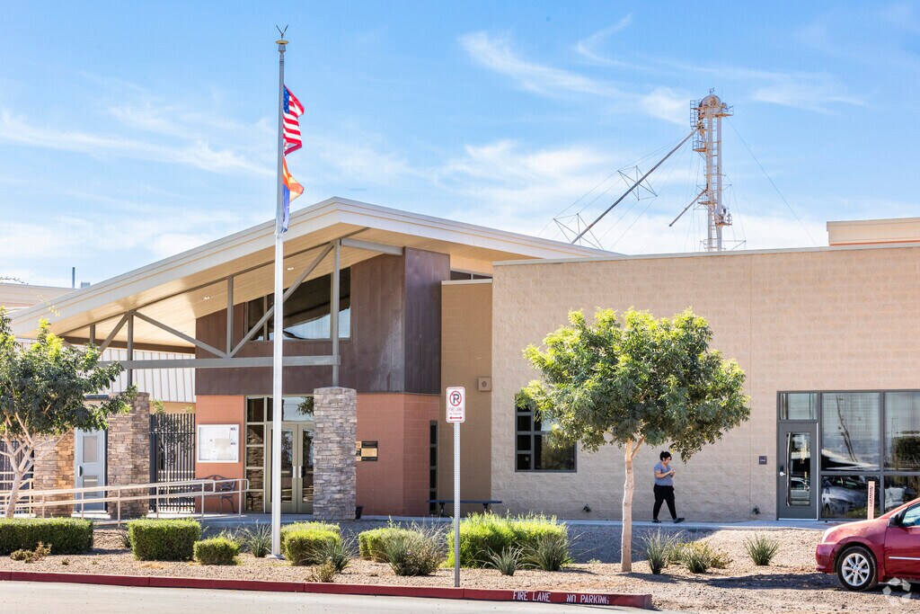 Kiser Elementary School near Gila Bend gets an overall grade of C from Niche.com.