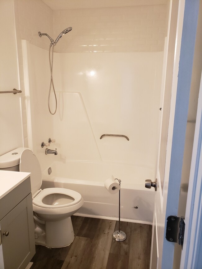 118 Forrest Ave unit A, Norfolk, VA 23505 - photo 5