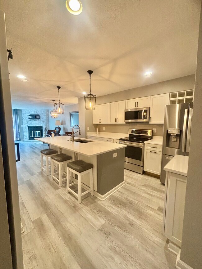 12053 E Hoye Dr, Aurora, CO 80012