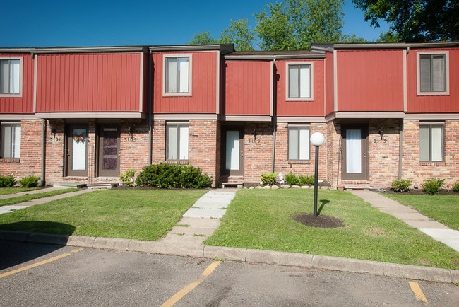 Poets Corner, Library, PA 15129 - photo 3