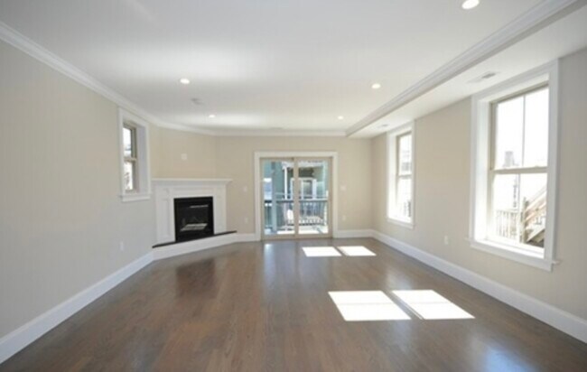 152 M St, Boston, MA 02127 - photo 7