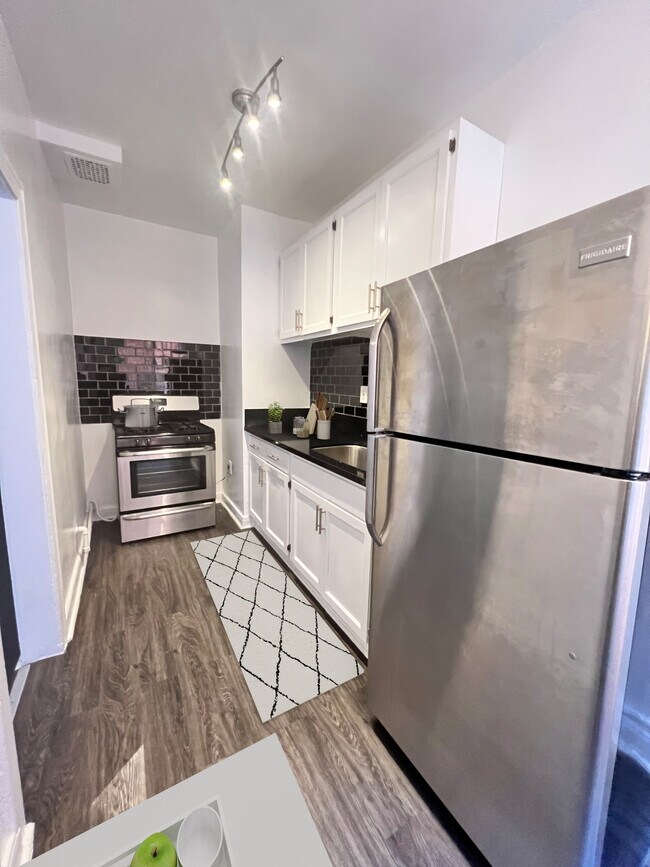 687 Shatto Place, Los Angeles, CA 90005