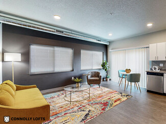 401 SE 6th St, Des Moines, IA 50309