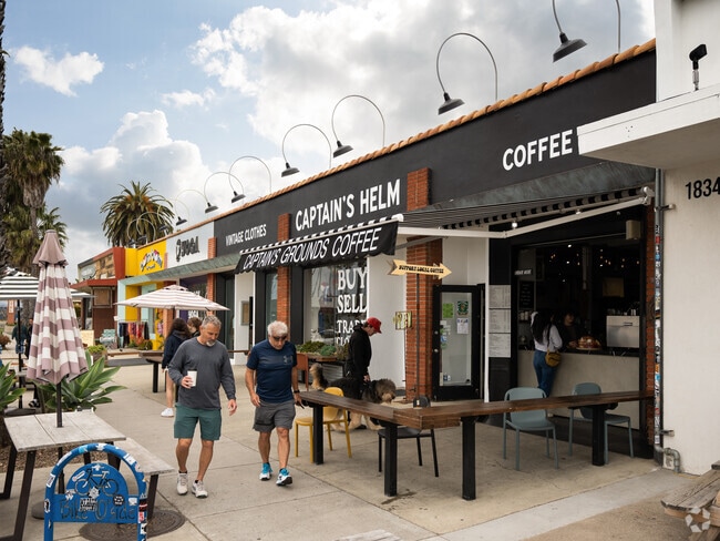 Locals like to hang out at the shops on the south side of South Oceanside.