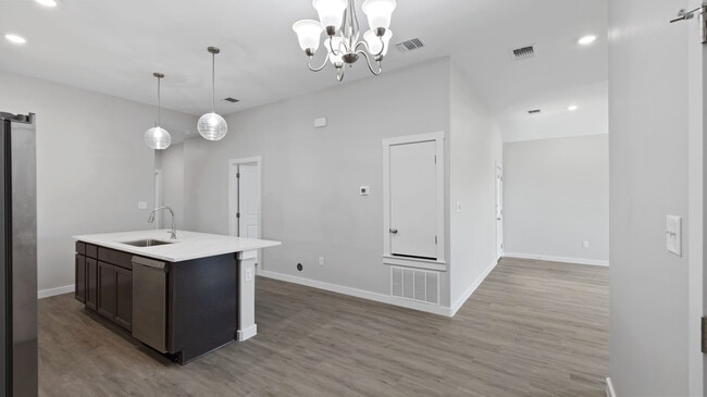 1303 Antelope Trail unit B, Temple, TX 76504 - photo 6